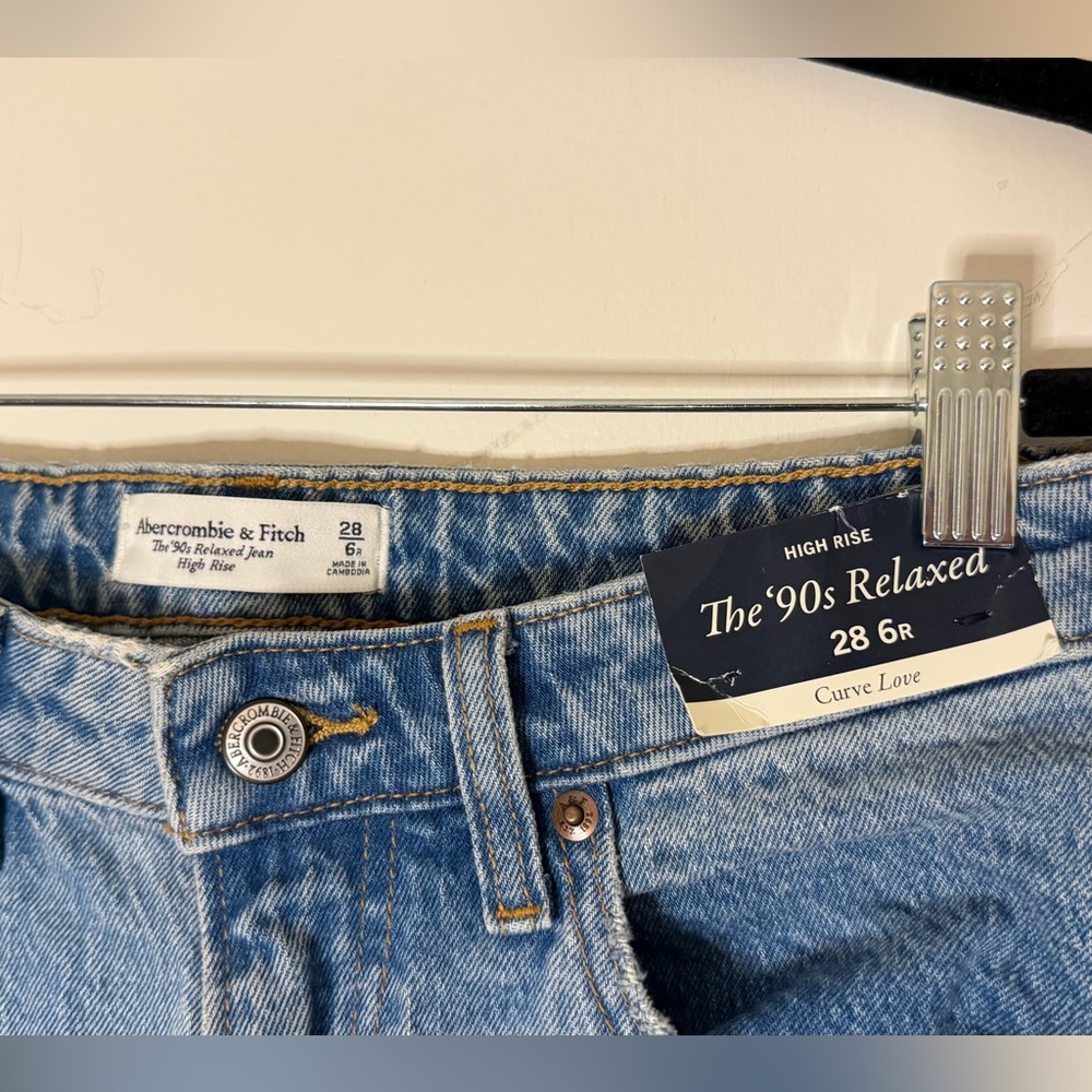 Abercrombie Curve Love Jeans - Picture 5 of 6